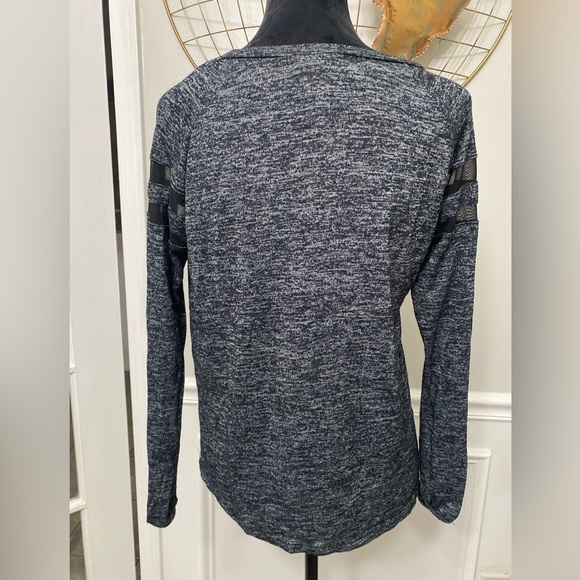 Wet Seal | Long Sleeved Tee - Picture 5 of 7